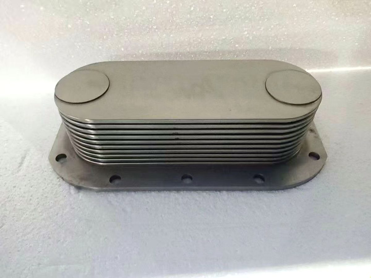 Compatible for Detroit Diesel Series 60 - Oil Cooler Core (23522415)